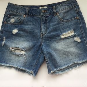NWOT FOREVER PREMIUM DISTRESSED DENIM